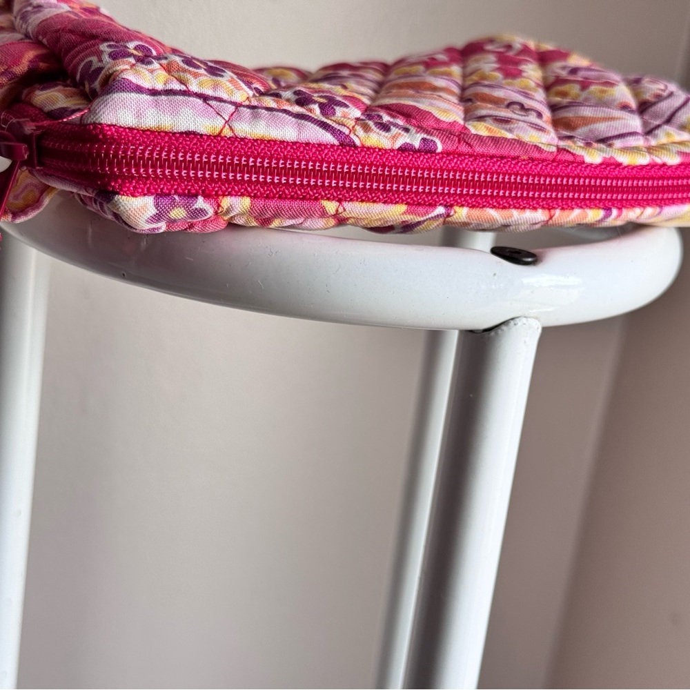 Vera Bradley Quilted Raspberry Fizz Lined & Zippered Travel Mini Cosmetic Bag - - Picture 6 of 13
